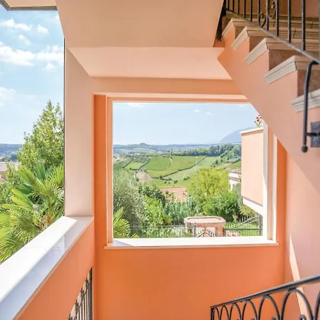 Dom wakacyjny Three-bedroom Holiday In -ch-
